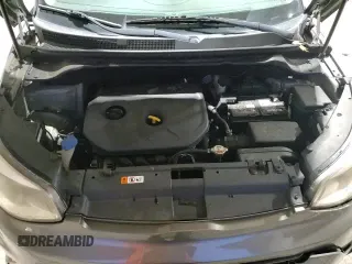 ✅ 2018 Kia Soul + • VIN: KNDJP3A57J7609462 • Лот: 93297955. Опубликован ранее на Copart с пробегом 86 223 миль. Бесплатный доступ к архиву аукционных продаж из США и подробный отчёт об истории автомобиля на DreamBid. Изображение 15.