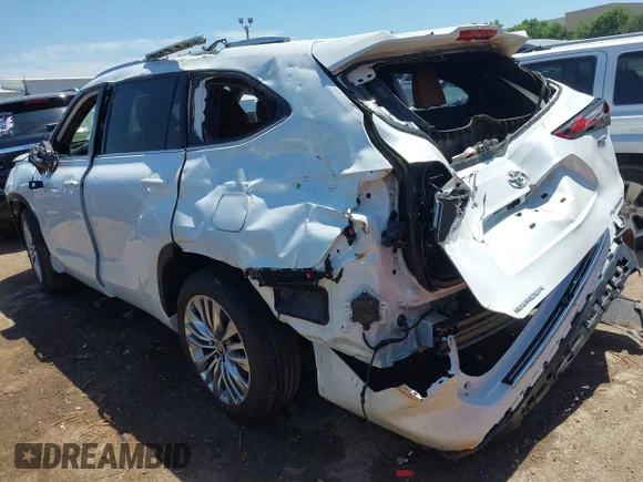 ✅ 2026 Toyota Highlander Hybrid Platinum • VIN: 5TDEBRCH7TS718023 • Lot: 44980730. Wystawiony na IAAI z przebiegiem 30 mil. Bezpłatny archiwum sprzedaży aukcyjnych z USA i szczegółowy raport historii pojazdu na DreamBid. Zdjęcie 3.