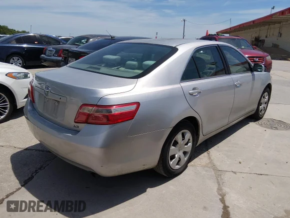 ✅ 2007 Toyota Camry LE • VIN: 4T1BE46K87U085937 • Lot: 45029287. Wystawiony na IAAI z przebiegiem 121 177 mil. Bezpłatny archiwum sprzedaży aukcyjnych z USA i szczegółowy raport historii pojazdu na DreamBid. Zdjęcie 4.