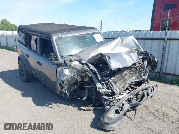 ✅ 2021 Ford Bronco • VIN: 1FMDE5BH9MLB00617 • Лот: 42467207. Опубліковано раніше на IAAI з пробігом 36 220 миль. Безкоштовний доступ до архіву аукціонних продажів зі США та докладний звіт про історію автомобіля на DreamBid. Зображення 1.