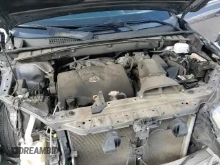 ✅ 2018 Toyota Highlander LE • VIN: 5TDZZRFH1JS284395 • Lot: 84964115. Listed on Copart with 98,489 mi. Free auction sales archive from the USA and detailed vehicle history report at DreamBid. Image 17.