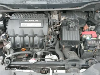 ✅ 2010 Honda Insight LX • VIN: JHMZE2H59AS011765 • Лот: 43062689. Опубликован ранее на IAAI с пробегом 318 431 миль. Бесплатный доступ к архиву аукционных продаж из США и подробный отчёт об истории автомобиля на DreamBid. Изображение 19.