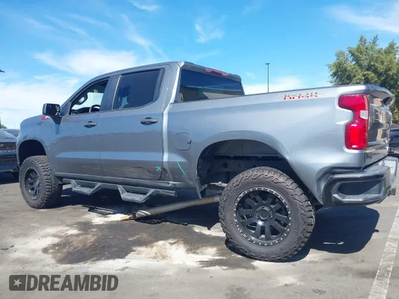 ✅ 2021 Chevrolet Silverado 1500 Custom Trail Boss • VIN: 1GCPYCEF3MZ246533 • Lot: 44519253. Wystawiony na IAAI z przebiegiem 185 421 mil. Bezpłatny archiwum sprzedaży aukcyjnych z USA i szczegółowy raport historii pojazdu na DreamBid. Zdjęcie 6.