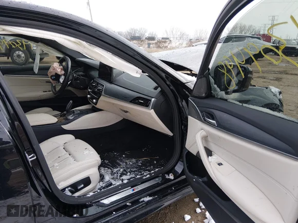 ✅ 2022 BMW 5 Series 540i xDrive • VIN: WBA73BJ02NWX58259 • Lot: 44309498. Wystawiony na IAAI z przebiegiem 27 048 mil. Bezpłatny archiwum sprzedaży aukcyjnych z USA i szczegółowy raport historii pojazdu na DreamBid. Zdjęcie 5.