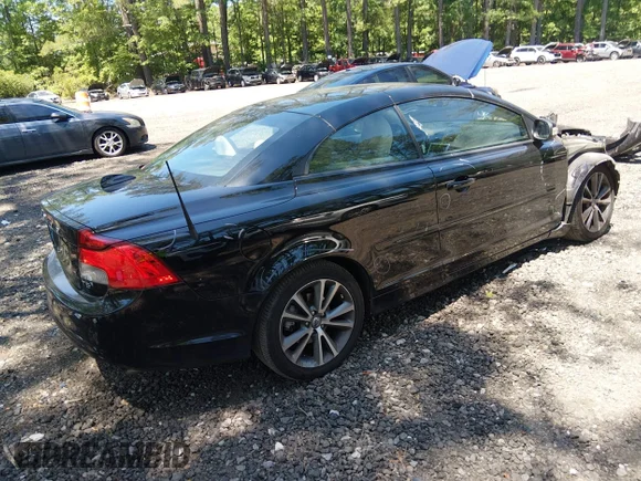 ✅ 2013 Volvo C70 T5 • VIN: YV1672MC8DJ138143 • Лот: 45141488. Опубліковано раніше на IAAI з пробігом 129 229 миль. Безкоштовний доступ до архіву аукціонних продажів зі США та докладний звіт про історію автомобіля на DreamBid. Зображення 4.