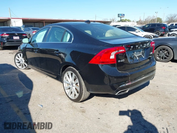 ✅ 2018 Volvo S60 Inscription Platinum • VIN: LYV402TM2JB178976 • Lot: 44164200. Wystawiony na IAAI z przebiegiem 102 750 mil. Bezpłatny archiwum sprzedaży aukcyjnych z USA i szczegółowy raport historii pojazdu na DreamBid. Zdjęcie 3.