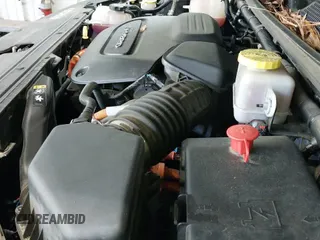 ✅ 2022 Chrysler Pacifica Hybrid Touring L • VIN: 2C4RC1L71NR212447 • Lot: 43327979. Wystawiony na IAAI z przebiegiem 59 700 mil. Bezpłatny archiwum sprzedaży aukcyjnych z USA i szczegółowy raport historii pojazdu na DreamBid. Zdjęcie 19.