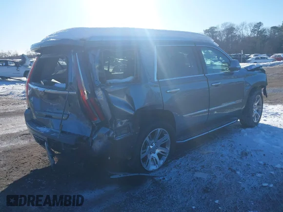 ✅ 2018 Cadillac Escalade Luxury • VIN: 1GYS4BKJ2JR179227 • Lot: 44155767. Wystawiony na IAAI z przebiegiem 105 659 mil. Bezpłatny archiwum sprzedaży aukcyjnych z USA i szczegółowy raport historii pojazdu na DreamBid. Zdjęcie 4.
