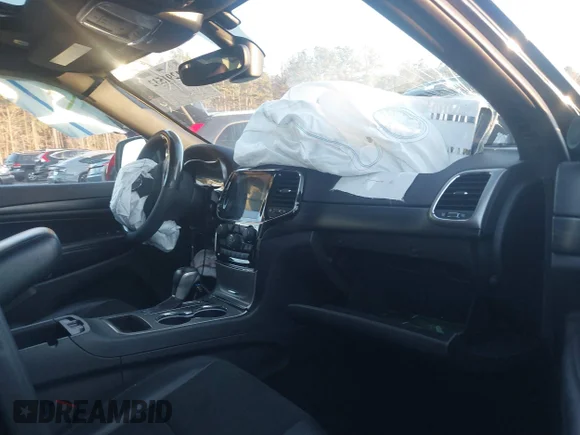 ✅ 2020 Jeep Grand Cherokee Laredo • VIN: 1C4RJFAG0LC179842 • Lot: 41291532. Wystawiony na IAAI z przebiegiem 38 349 mil. Bezpłatny archiwum sprzedaży aukcyjnych z USA i szczegółowy raport historii pojazdu na DreamBid. Zdjęcie 5.