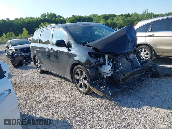 ✅ 2020 Toyota Sienna SE • VIN: 5TDXZ3DC1LS027249 • Lot: 45461655. Wystawiony na IAAI z przebiegiem 83 232 mil. Bezpłatny archiwum sprzedaży aukcyjnych z USA i szczegółowy raport historii pojazdu na DreamBid. Zdjęcie 1.