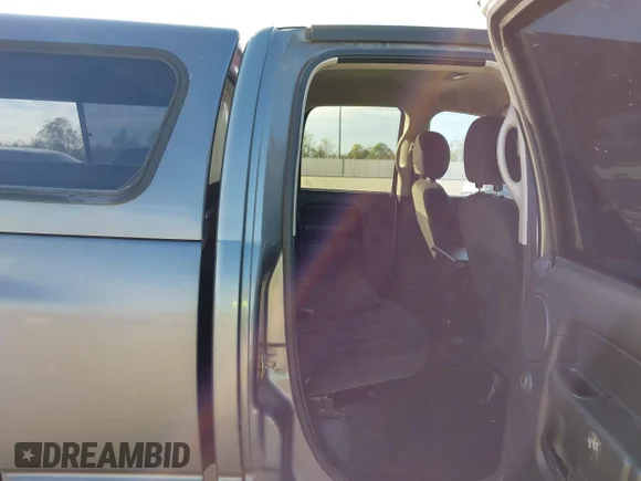 ✅ 2005 Dodge 1500 SLT • VIN: 1D7HA18NX5S208670 • Lot: 43785179. Wystawiony na IAAI z przebiegiem 236 871 mil. Bezpłatny archiwum sprzedaży aukcyjnych z USA i szczegółowy raport historii pojazdu na DreamBid. Zdjęcie 8.