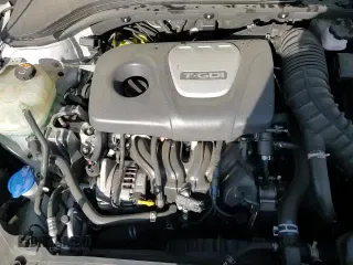 2018 Hyundai Elantra Sport с VIN KMHD04LB5JU503700, выставлен на аукционе Copart как лот 48152895 с пробегом 43 557 миль миль и Списание • Salvage title. История ставок и продаж доступна на DreamBid. Изображение 16.