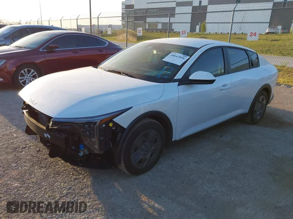 ✅ 2026 Kia K4 LXS • VIN: 3KPFT4DE4TE288339 • Lot: 44647056. Wystawiony na IAAI z przebiegiem 322 mil. Bezpłatny archiwum sprzedaży aukcyjnych z USA i szczegółowy raport historii pojazdu na DreamBid. Zdjęcie 2.