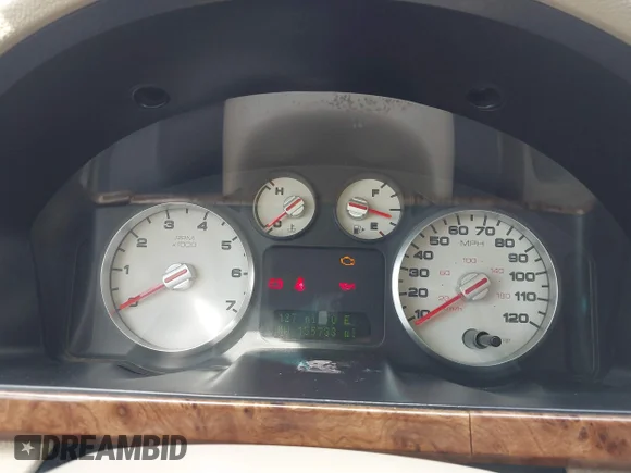 ✅ 2005 Ford Five Hundred Limited • VIN: 1FAFP25185G189472 • Lot: 42184145. Wystawiony na IAAI z przebiegiem 155 733 mil. Bezpłatny archiwum sprzedaży aukcyjnych z USA i szczegółowy raport historii pojazdu na DreamBid. Zdjęcie 7.