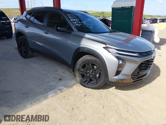 ✅ 2025 Chevrolet Trax ACTIV • VIN: KL77LKEP8SC254786 • Лот: 45050008. Опубліковано раніше на IAAI з пробігом 37 486 миль. Безкоштовний доступ до архіву аукціонних продажів зі США та докладний звіт про історію автомобіля на DreamBid. Зображення 1.