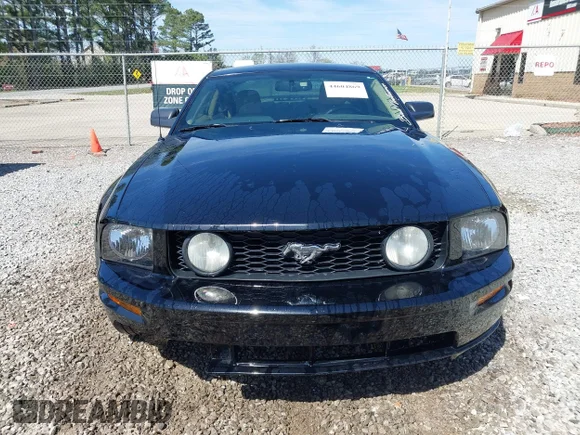 ✅ 2008 Ford Mustang GT Deluxe • VIN: 1ZVHT82H985161146 • Lot: 44604869. Wystawiony na IAAI z przebiegiem 240 479 mil. Bezpłatny archiwum sprzedaży aukcyjnych z USA i szczegółowy raport historii pojazdu na DreamBid. Zdjęcie 6.
