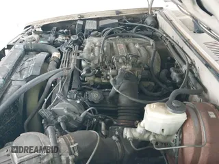 ✅ 1995 Toyota 4Runner • VIN: JT3VN29V3S0045538 • Lot: 43397240. Wystawiony na IAAI z przebiegiem 236 335 mil. Bezpłatny archiwum sprzedaży aukcyjnych z USA i szczegółowy raport historii pojazdu na DreamBid. Zdjęcie 19.