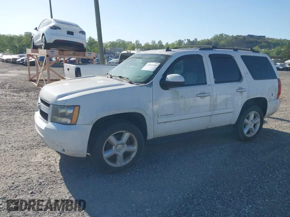 ✅ 2008 Chevrolet Tahoe LS • VIN: 1GNFC13008J141361 • Lot: 44907109. Wystawiony na IAAI z przebiegiem 206 569 mil. Bezpłatny archiwum sprzedaży aukcyjnych z USA i szczegółowy raport historii pojazdu na DreamBid. Zdjęcie 2.