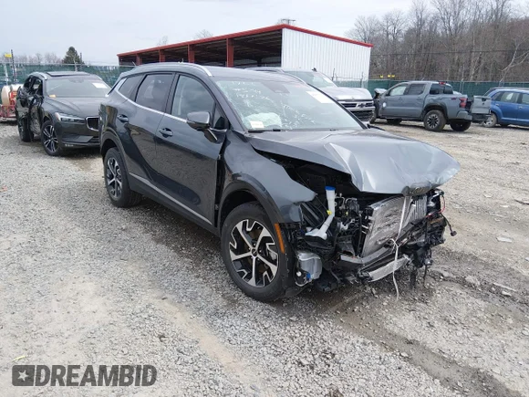 ✅ 2024 Kia Sportage EX • VIN: KNDPVCDG8R7165744 • Lot: 44455111. Wystawiony na IAAI z przebiegiem 23 280 mil. Bezpłatny archiwum sprzedaży aukcyjnych z USA i szczegółowy raport historii pojazdu na DreamBid. Zdjęcie 1.