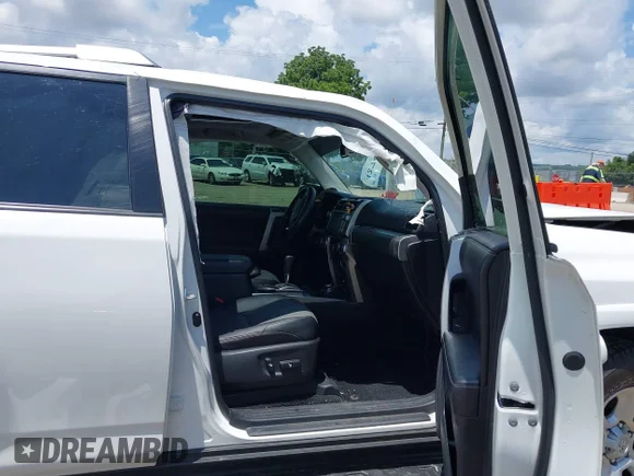 ✅ 2015 Toyota 4Runner Limited • VIN: JTEBU5JR3F5260987 • Lot: 42706877. Wystawiony na IAAI z przebiegiem 203 705 mil. Bezpłatny archiwum sprzedaży aukcyjnych z USA i szczegółowy raport historii pojazdu na DreamBid. Zdjęcie 5.