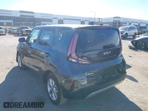 ✅ 2024 Kia Soul LX • VIN: KNDJ23AU2R7920931 • Lot: 43891008. Wystawiony na IAAI z przebiegiem 14 996 mil. Bezpłatny archiwum sprzedaży aukcyjnych z USA i szczegółowy raport historii pojazdu na DreamBid. Zdjęcie 3.