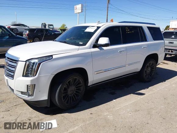 ✅ 2017 Cadillac Escalade Platinum • VIN: 1GYS3DKJ2HR129596 • Лот: 44588403. Опубліковано раніше на IAAI з пробігом 152 814 миль. Безкоштовний доступ до архіву аукціонних продажів зі США та докладний звіт про історію автомобіля на DreamBid. Зображення 2.