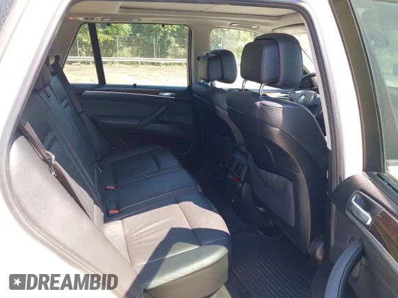 ✅ 2012 BMW X5 35i • VIN: 5UXZV4C58CL986838 • Лот: 43079588. Опубліковано раніше на IAAI з пробігом 131 174 миль. Безкоштовний доступ до архіву аукціонних продажів зі США та докладний звіт про історію автомобіля на DreamBid. Зображення 8.