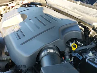 ✅ 2022 Land Rover Defender X-Dynamic SE • VIN: SALE27RU0N2101123 • Lot: 41963494. Wystawiony na IAAI z przebiegiem 28 238 mil. Bezpłatny archiwum sprzedaży aukcyjnych z USA i szczegółowy raport historii pojazdu na DreamBid. Zdjęcie 19.