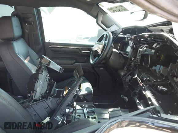 ✅ 2022 GMC Sierra 1500 AT4 • VIN: 3GTUUEET5NG557740 • Lot: 43089376. Wystawiony na IAAI z przebiegiem Nie podano. Bezpłatny archiwum sprzedaży aukcyjnych z USA i szczegółowy raport historii pojazdu na DreamBid. Zdjęcie 5.