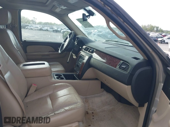 ✅ 2007 Chevrolet Suburban LT • VIN: 3GNFC16JX7G115595 • Lot: 44736696. Wystawiony na IAAI z przebiegiem Nie podano. Bezpłatny archiwum sprzedaży aukcyjnych z USA i szczegółowy raport historii pojazdu na DreamBid. Zdjęcie 5.