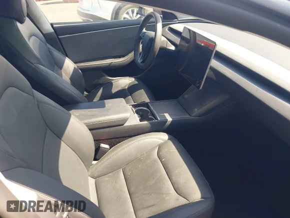 ✅ 2025 Tesla Model 3 Long Range • VIN: 5YJ3E1EAXSF982517 • Lot: 45382193. Wystawiony na IAAI z przebiegiem Nie podano. Bezpłatny archiwum sprzedaży aukcyjnych z USA i szczegółowy raport historii pojazdu na DreamBid. Zdjęcie 5.