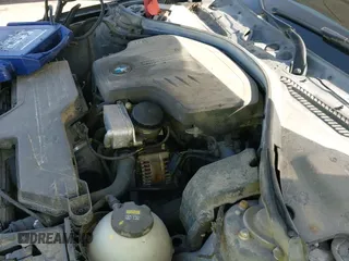 ✅ 2015 BMW 3 Series 320i xDrive • VIN: WBA3C3G56FNT51902 • Lot: 43152629. Wystawiony na IAAI z przebiegiem 154 591 mil. Bezpłatny archiwum sprzedaży aukcyjnych z USA i szczegółowy raport historii pojazdu na DreamBid. Zdjęcie 19.