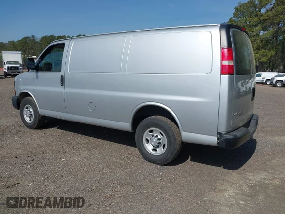 ✅ 2016 Chevrolet Express Cargo • VIN: 1GCWGAFG3G1246867 • Лот: 44784016. Опубліковано раніше на IAAI з пробігом 15 061 миль. Безкоштовний доступ до архіву аукціонних продажів зі США та докладний звіт про історію автомобіля на DreamBid. Зображення 3.
