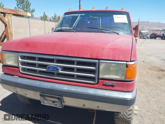 ✅ 1987 Ford F-250 • VIN: 1FTHF26L3HNA76258 • Lot: 43041167. Wystawiony na IAAI z przebiegiem 43 989 mil. Bezpłatny archiwum sprzedaży aukcyjnych z USA i szczegółowy raport historii pojazdu na DreamBid. Zdjęcie 6.