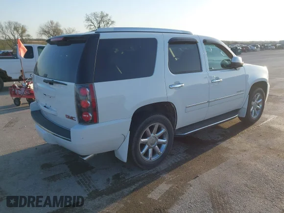 ✅ 2013 GMC Yukon Denali • VIN: 1GKS2EEF5DR256041 • Лот: 44884566. Опубліковано раніше на IAAI з пробігом 181 690 миль. Безкоштовний доступ до архіву аукціонних продажів зі США та докладний звіт про історію автомобіля на DreamBid. Зображення 4.