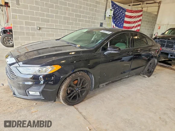 ✅ 2019 Ford Fusion SE • VIN: 3FA6P0HD0KR172552 • Lot: 56826116. Wystawiony na Copart z przebiegiem 136 588 mil. Bezpłatny archiwum sprzedaży aukcyjnych z USA i szczegółowy raport historii pojazdu na DreamBid. Zdjęcie 1.