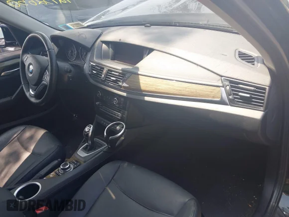 ✅ 2015 BMW X1 xDrive28i • VIN: WBAVL1C55FVY29939 • Лот: 42952650. Опубликован ранее на IAAI с пробегом 67 360 миль. Бесплатный доступ к архиву аукционных продаж из США и подробный отчёт об истории автомобиля на DreamBid. Изображение 5.