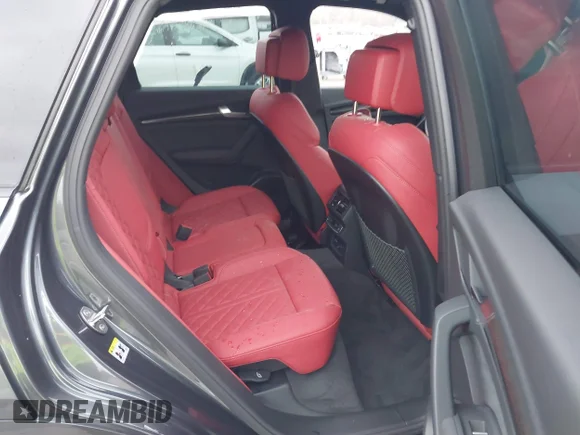 ✅ 2024 Audi SQ5 Prestige • VIN: WA1C4AFY7R2141275 • Lot: 40950238. Wystawiony na IAAI z przebiegiem 488 mil. Bezpłatny archiwum sprzedaży aukcyjnych z USA i szczegółowy raport historii pojazdu na DreamBid. Zdjęcie 8.