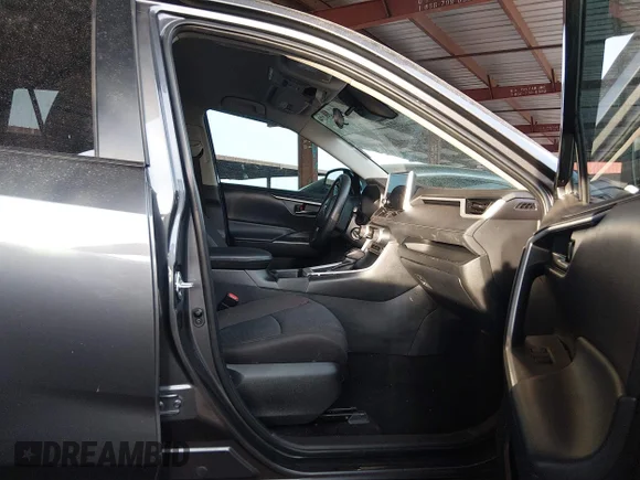 ✅ 2023 Toyota RAV4 LE • VIN: 2T3F1RFV5PW398262 • Лот: 44859174. Опубліковано раніше на IAAI з пробігом 49 590 миль. Безкоштовний доступ до архіву аукціонних продажів зі США та докладний звіт про історію автомобіля на DreamBid. Зображення 5.