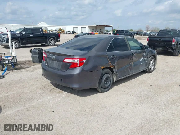 ✅ 2014 Toyota Camry LE • VIN: 4T4BF1FK6ER375611 • Lot: 44527150. Wystawiony na IAAI z przebiegiem 101 054 mil. Bezpłatny archiwum sprzedaży aukcyjnych z USA i szczegółowy raport historii pojazdu na DreamBid. Zdjęcie 4.
