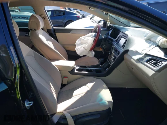 ✅ 2017 Hyundai Sonata 2.4L • VIN: 5NPE24AF5HH524835 • Lot: 45018834. Wystawiony na IAAI z przebiegiem 103 761 mil. Bezpłatny archiwum sprzedaży aukcyjnych z USA i szczegółowy raport historii pojazdu na DreamBid. Zdjęcie 5.