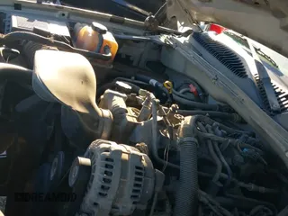 ✅ 2005 Chevrolet Silverado 1500 • VIN: 1GCEC19T45E270682 • Лот: 41425616. Опубликован ранее на IAAI с пробегом 303 641 миль. Бесплатный доступ к архиву аукционных продаж из США и подробный отчёт об истории автомобиля на DreamBid. Изображение 12.