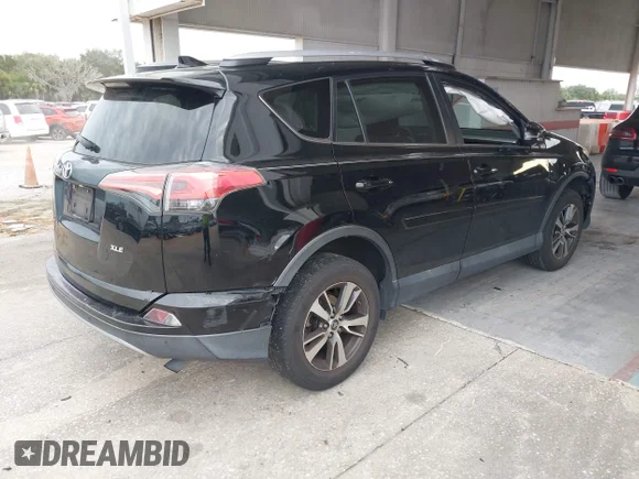 ✅ 2018 Toyota RAV4 XLE • VIN: 2T3WFREV6JW468586 • Lot: 44041310. Listed on IAAI with 155,134 mi. Free auction sales archive from the USA and detailed vehicle history report at DreamBid. Image 4.