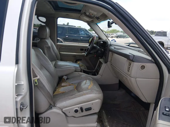 ✅ 2004 Cadillac Escalade • VIN: 1GYEK63N74R290761 • Лот: 45449615. Опубликован ранее на IAAI с пробегом 265 520 миль. Бесплатный доступ к архиву аукционных продаж из США и подробный отчёт об истории автомобиля на DreamBid. Изображение 5.