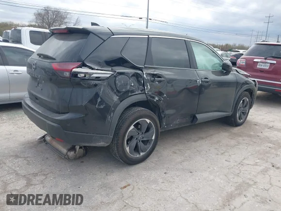 ✅ 2025 Nissan Rogue SV • VIN: 5N1BT3BA8SC784545 • Lot: 44295879. Wystawiony na IAAI z przebiegiem 32 649 mil. Bezpłatny archiwum sprzedaży aukcyjnych z USA i szczegółowy raport historii pojazdu na DreamBid. Zdjęcie 4.