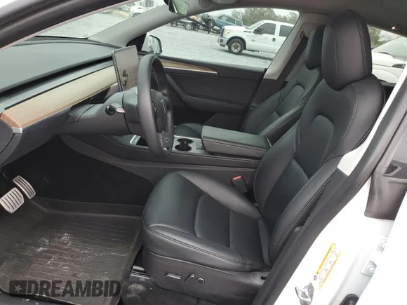 ✅ 2022 Tesla Model Y Performance • VIN: 7SAYGDEF7NF537009 • Lot: 85872364. Wystawiony na Copart z przebiegiem 37 007 mil. Bezpłatny archiwum sprzedaży aukcyjnych z USA i szczegółowy raport historii pojazdu na DreamBid. Zdjęcie 7.