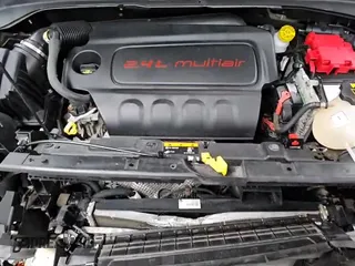 ✅ 2020 Jeep Renegade Latitude • VIN: ZACNJBBB9LPM02091 • Lot: 90260765. Wystawiony na Copart z przebiegiem 43 803 mil. Bezpłatny archiwum sprzedaży aukcyjnych z USA i szczegółowy raport historii pojazdu na DreamBid. Zdjęcie 15.