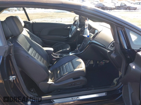 ✅ 2019 Buick Cascada Premium • VIN: W04WH3N5XKG350958 • Lot: 44313458. Wystawiony na IAAI z przebiegiem 108 702 mil. Bezpłatny archiwum sprzedaży aukcyjnych z USA i szczegółowy raport historii pojazdu na DreamBid. Zdjęcie 5.