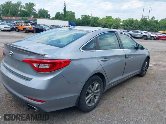 ✅ 2015 Hyundai Sonata SE • VIN: 5NPE24AF8FH245845 • Lot: 45375915. Wystawiony na IAAI z przebiegiem 151 511 mil. Bezpłatny archiwum sprzedaży aukcyjnych z USA i szczegółowy raport historii pojazdu na DreamBid. Zdjęcie 4.