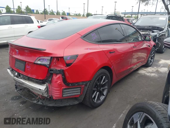 ✅ 2021 Tesla Model 3 Standard Range Plus • VIN: 5YJ3E1EA1MF095472 • Lot: 45415322. Wystawiony na IAAI z przebiegiem 120 597 mil. Bezpłatny archiwum sprzedaży aukcyjnych z USA i szczegółowy raport historii pojazdu na DreamBid. Zdjęcie 4.